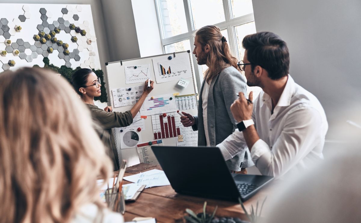 Emprendimiento e Innovación: Impulsando el Éxito en el Mundo Empresarial 1 Emprendimiento e Innovación: Impulsando el Éxito en el Mundo Empresarial