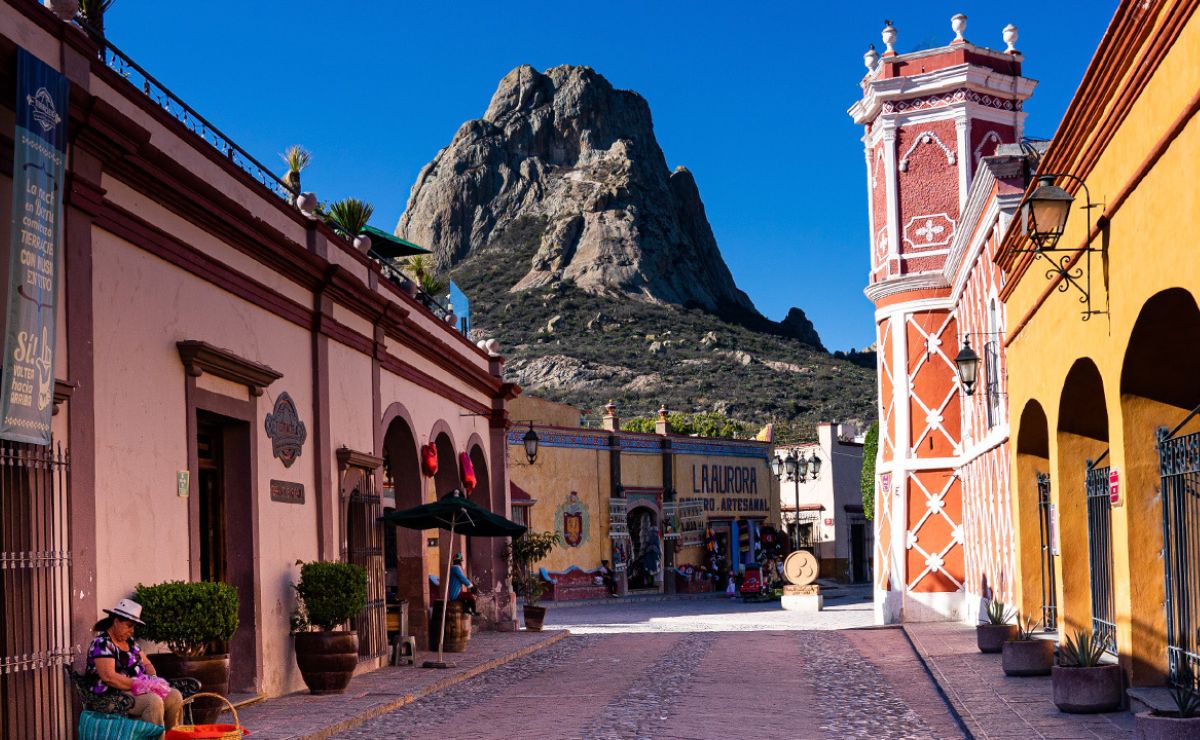 Peña de Bernal: Descubre un Paraíso Mexicano a solo unas horas de CDMX 1 Peña de Bernal: Descubre un Paraíso Mexicano a solo unas horas de CDMX
